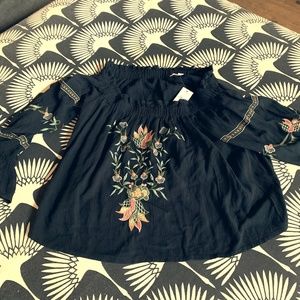 American Eagle off the shoulder top